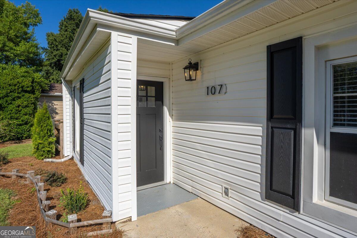 107 Ridge Circle N Property Photo 6