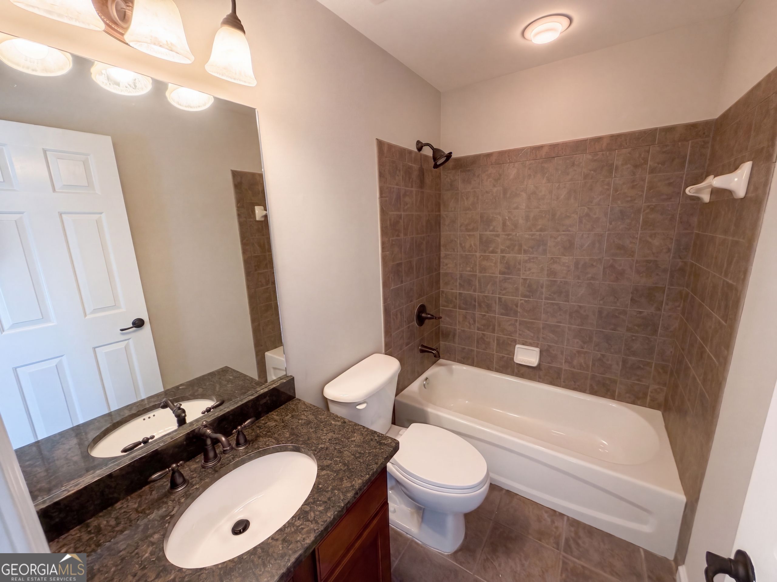 7047 Tree House Way Property Photo 17