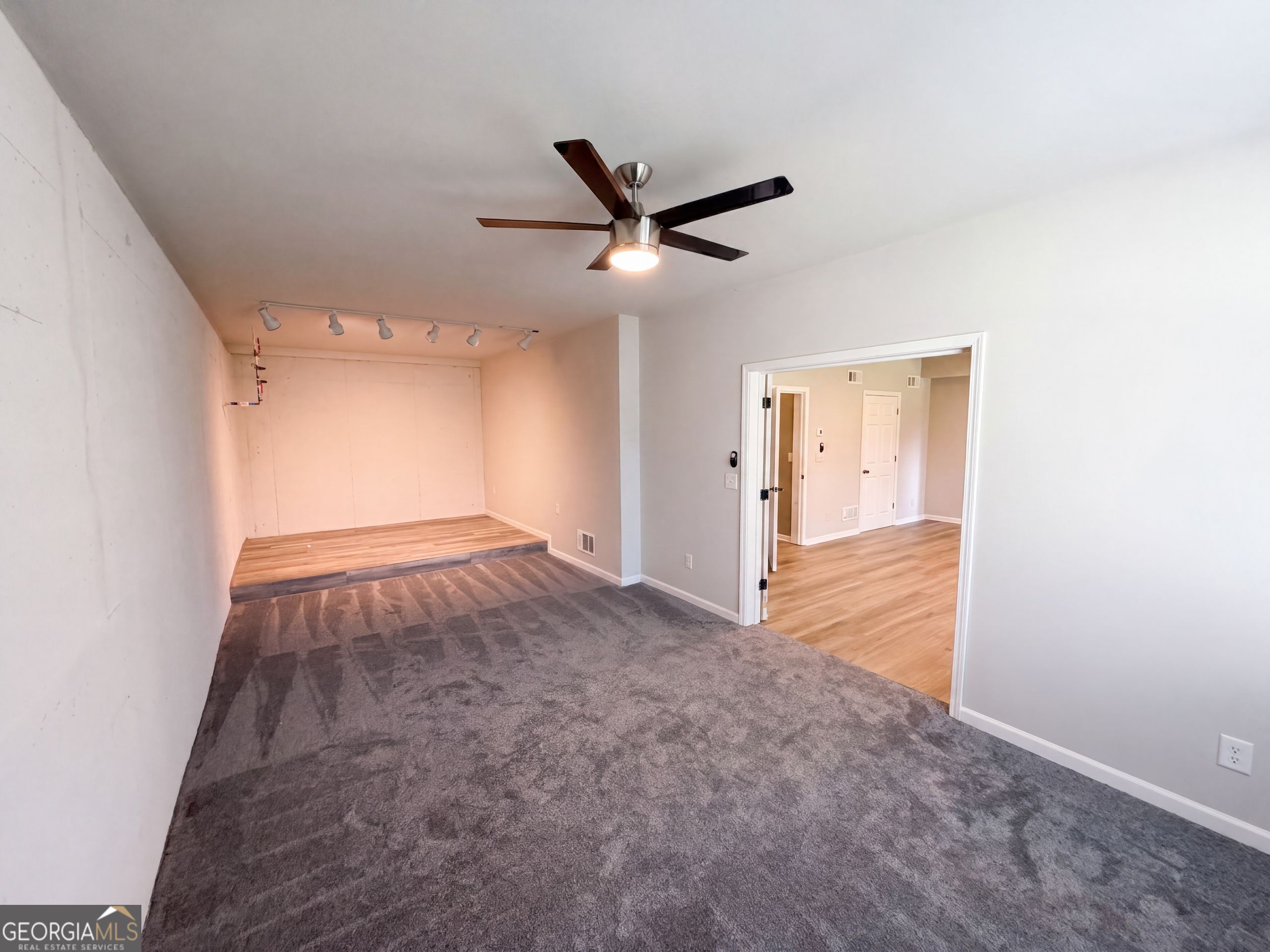 7047 Tree House Way Property Photo 28