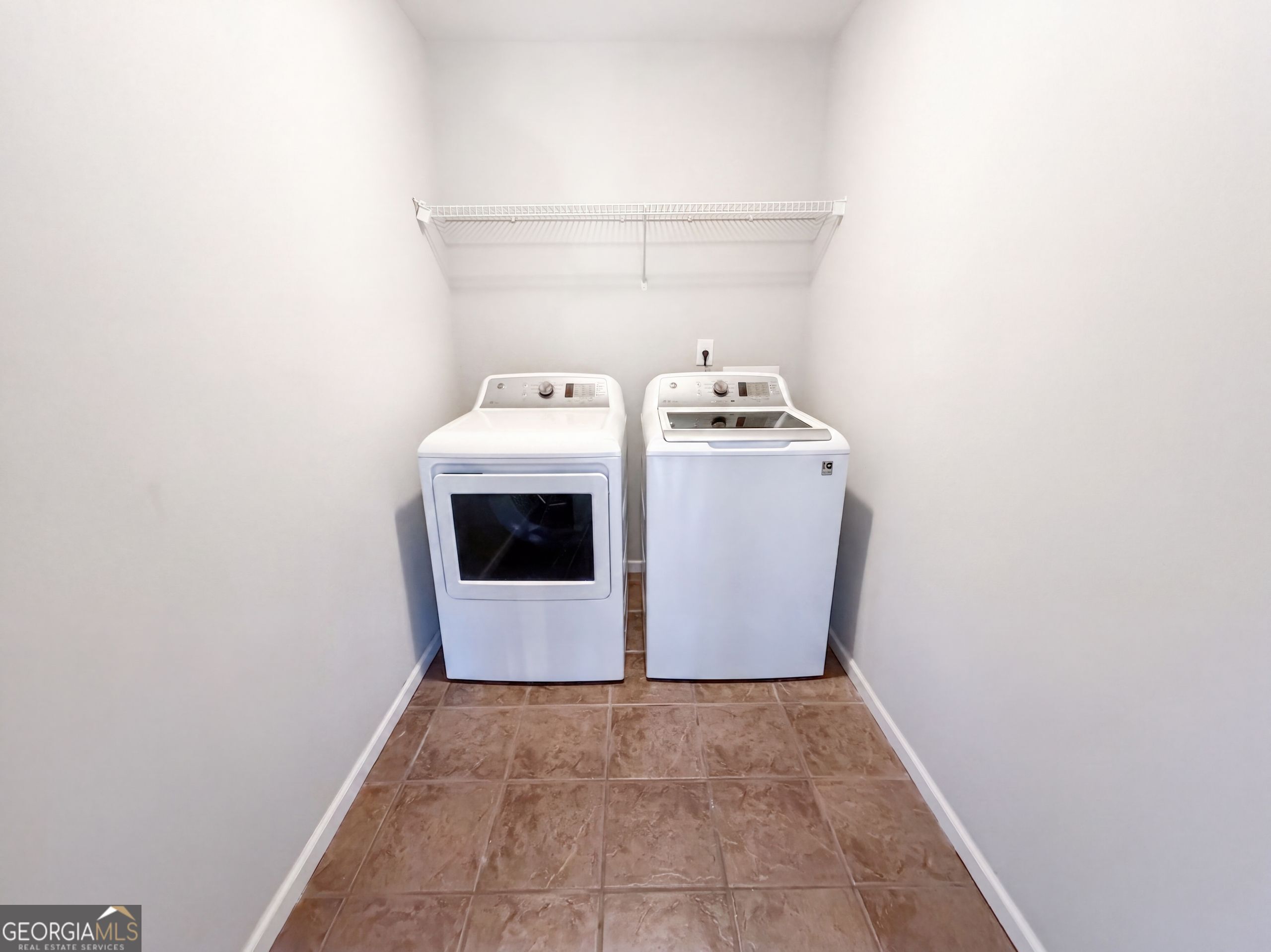 7047 Tree House Way Property Photo 32