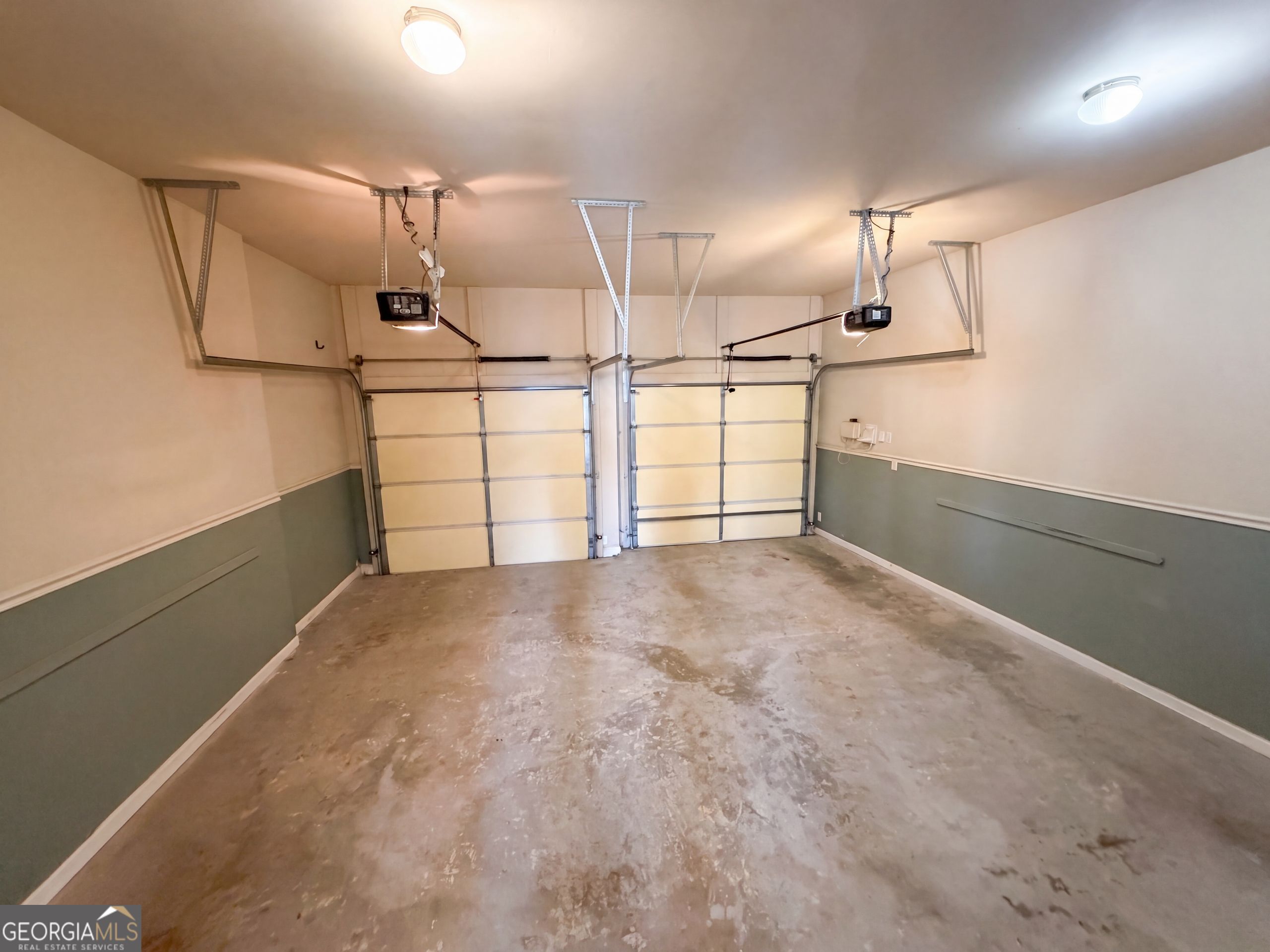 7047 Tree House Way Property Photo 33