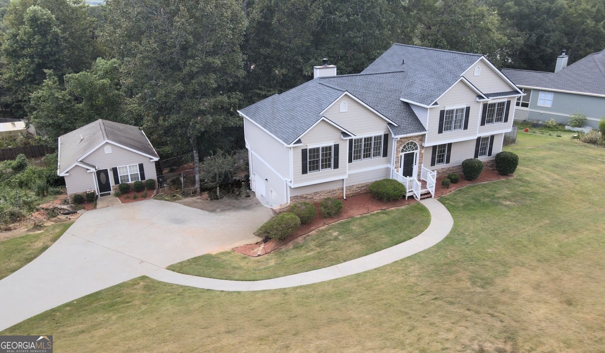102 Chestnut Hill Drive Property Photo 1