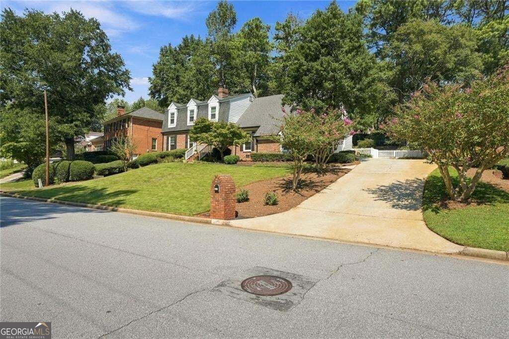 2819 Livsey Drive Property Photo 3
