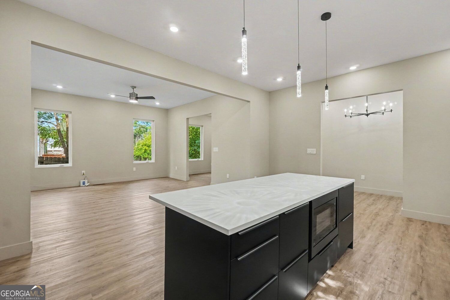 2402 Lynn Iris Drive Property Photo 10