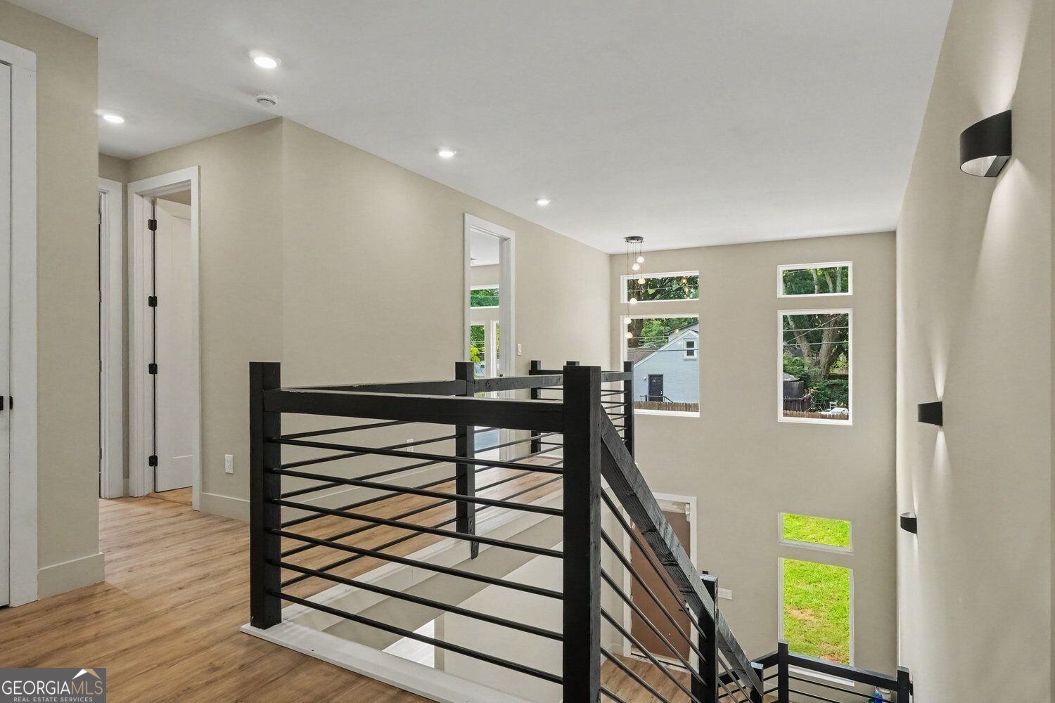 2402 Lynn Iris Drive Property Photo 14