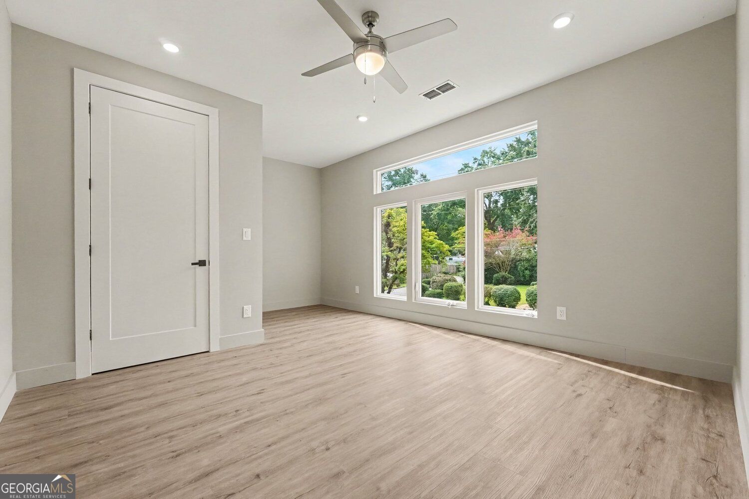 2402 Lynn Iris Drive Property Photo 24