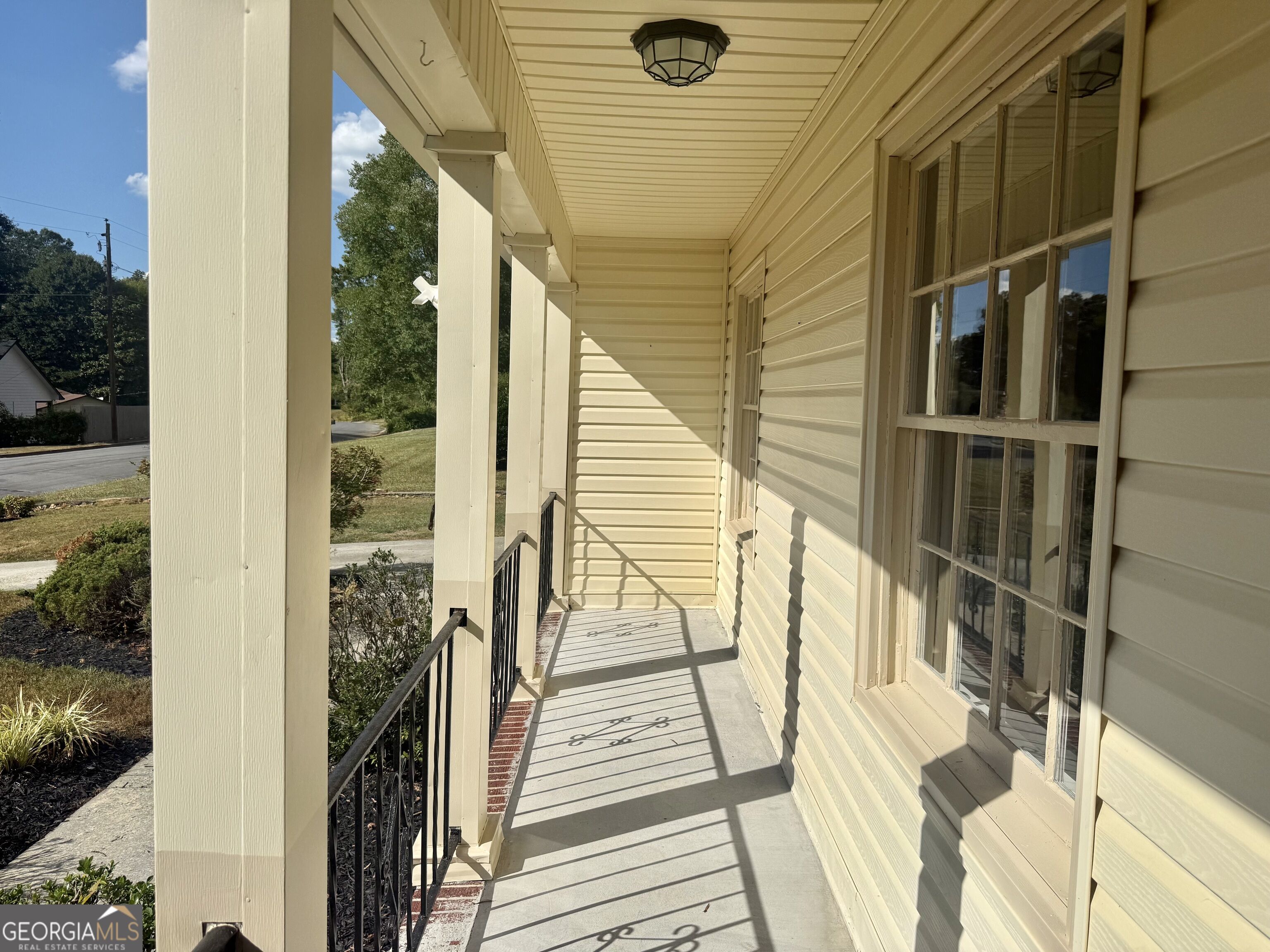 5 E Valley Road Ne Property Photo 3