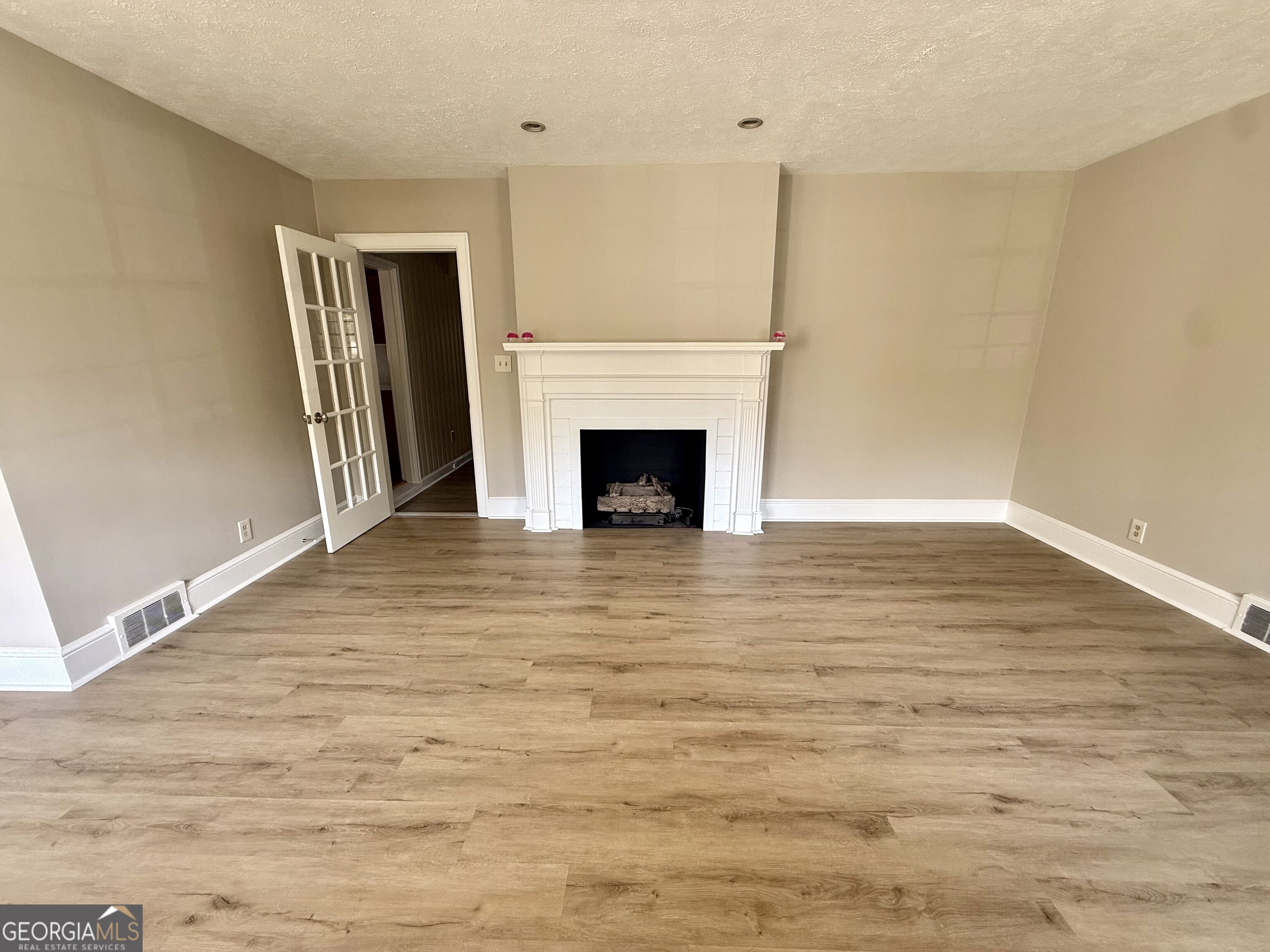 5 E Valley Road Ne Property Photo 5