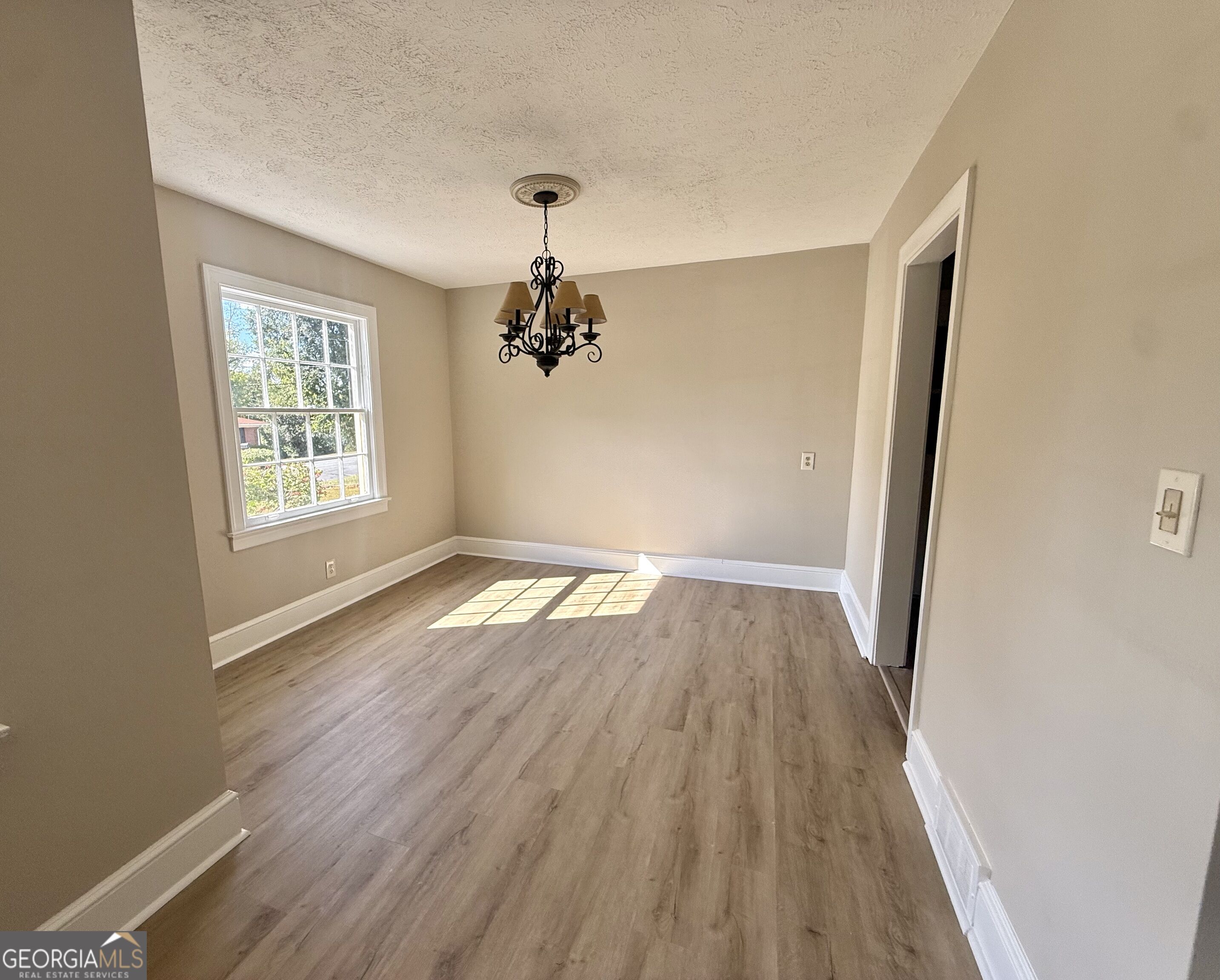 5 E Valley Road Ne Property Photo 6