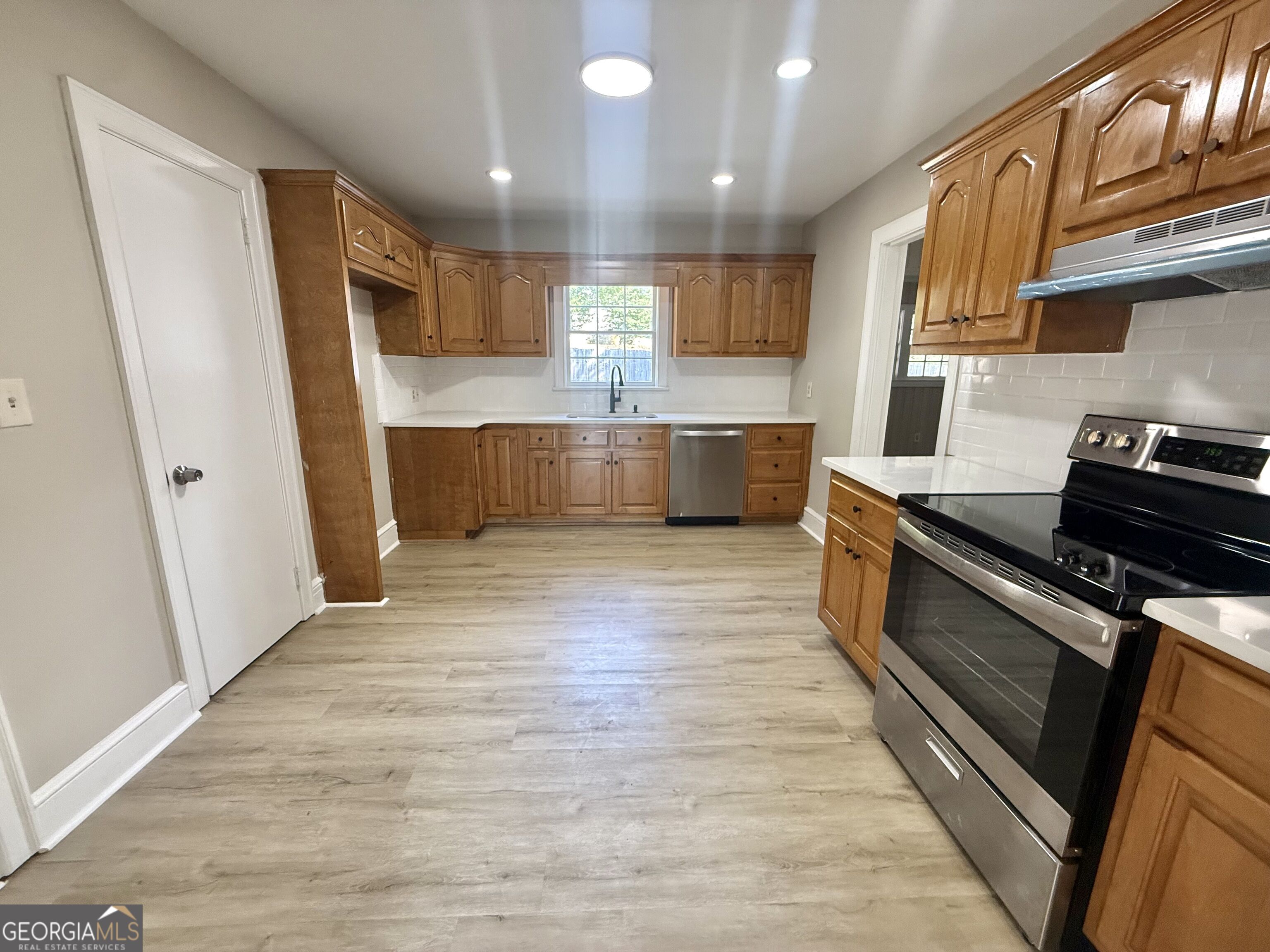 5 E Valley Road Ne Property Photo 7
