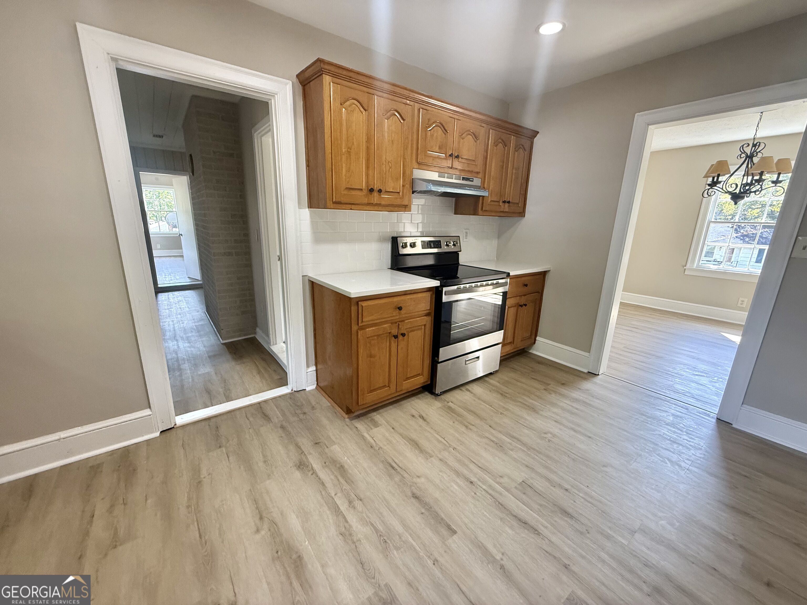 5 E Valley Road Ne Property Photo 8