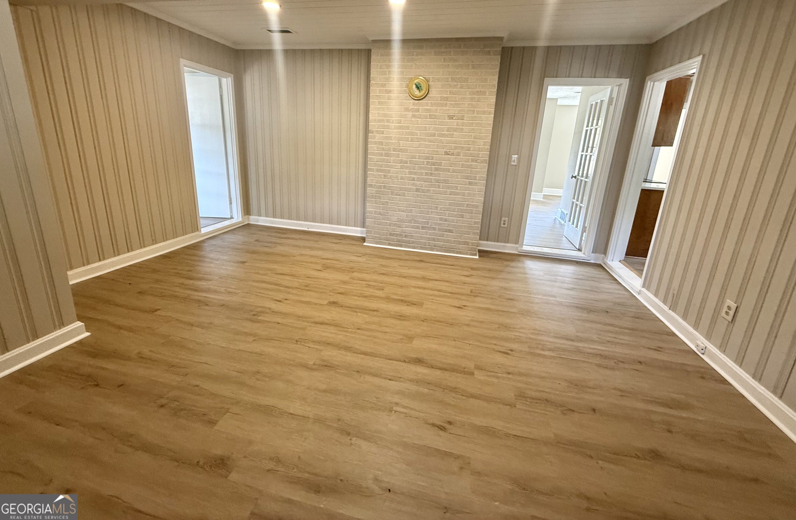 5 E Valley Road Ne Property Photo 11