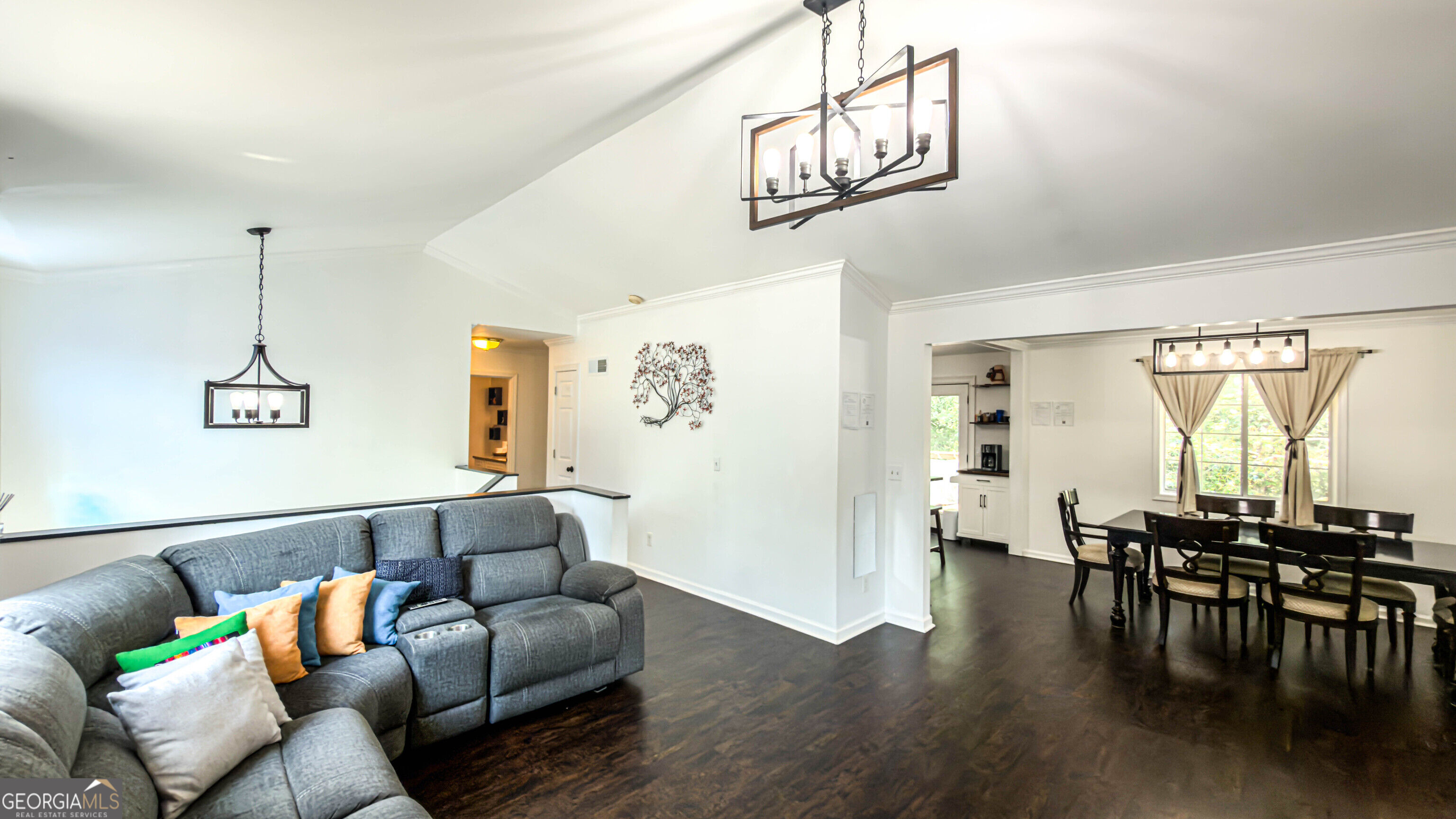 409 Fairington Lane Property Photo 10