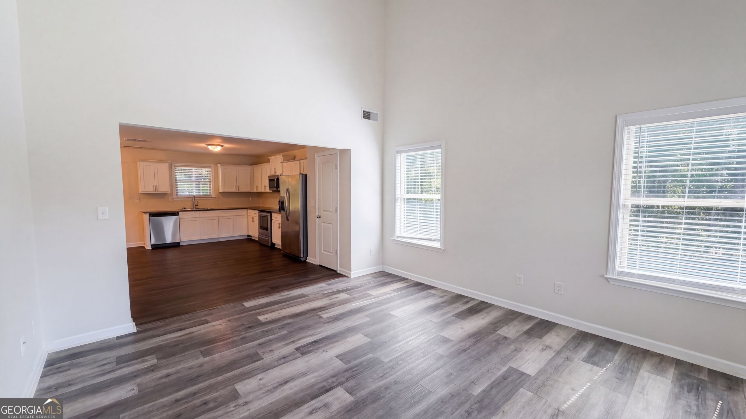 90 Ascott Trace Property Photo 3