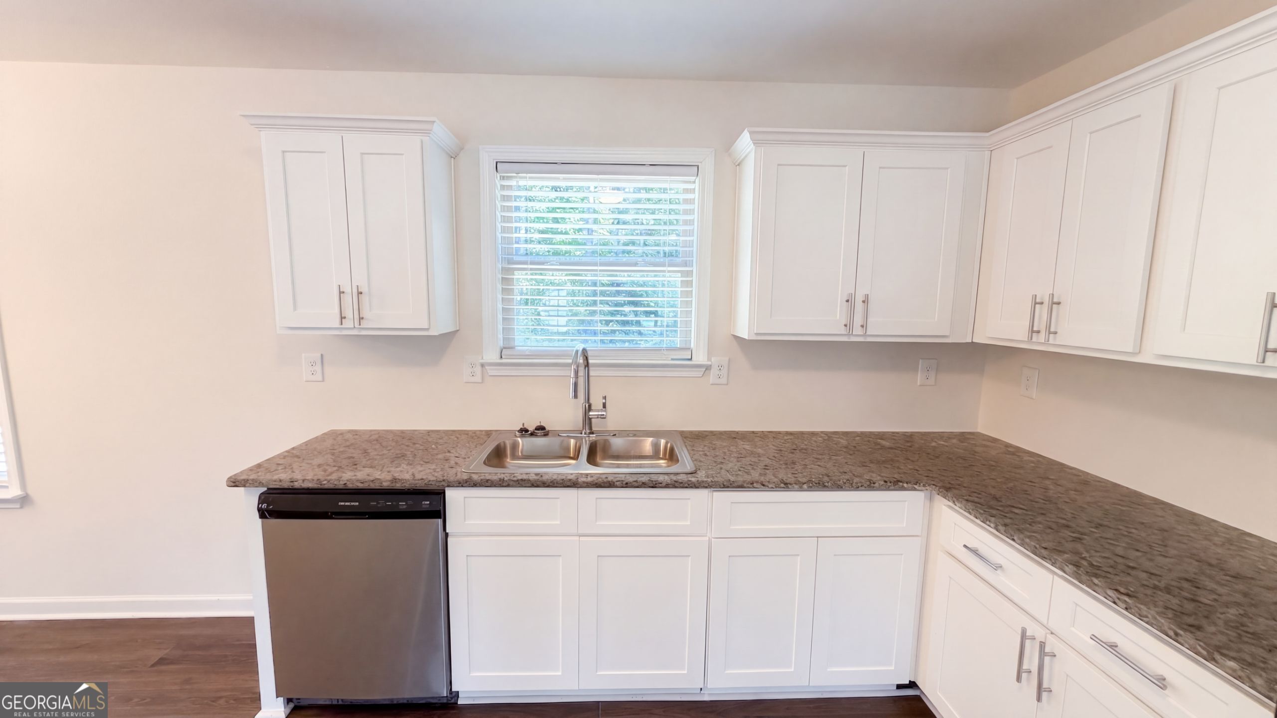 90 Ascott Trace Property Photo 8