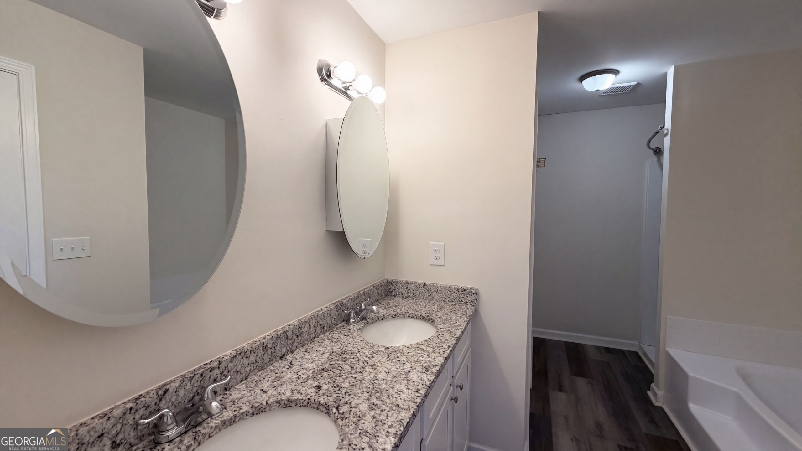90 Ascott Trace Property Photo 10