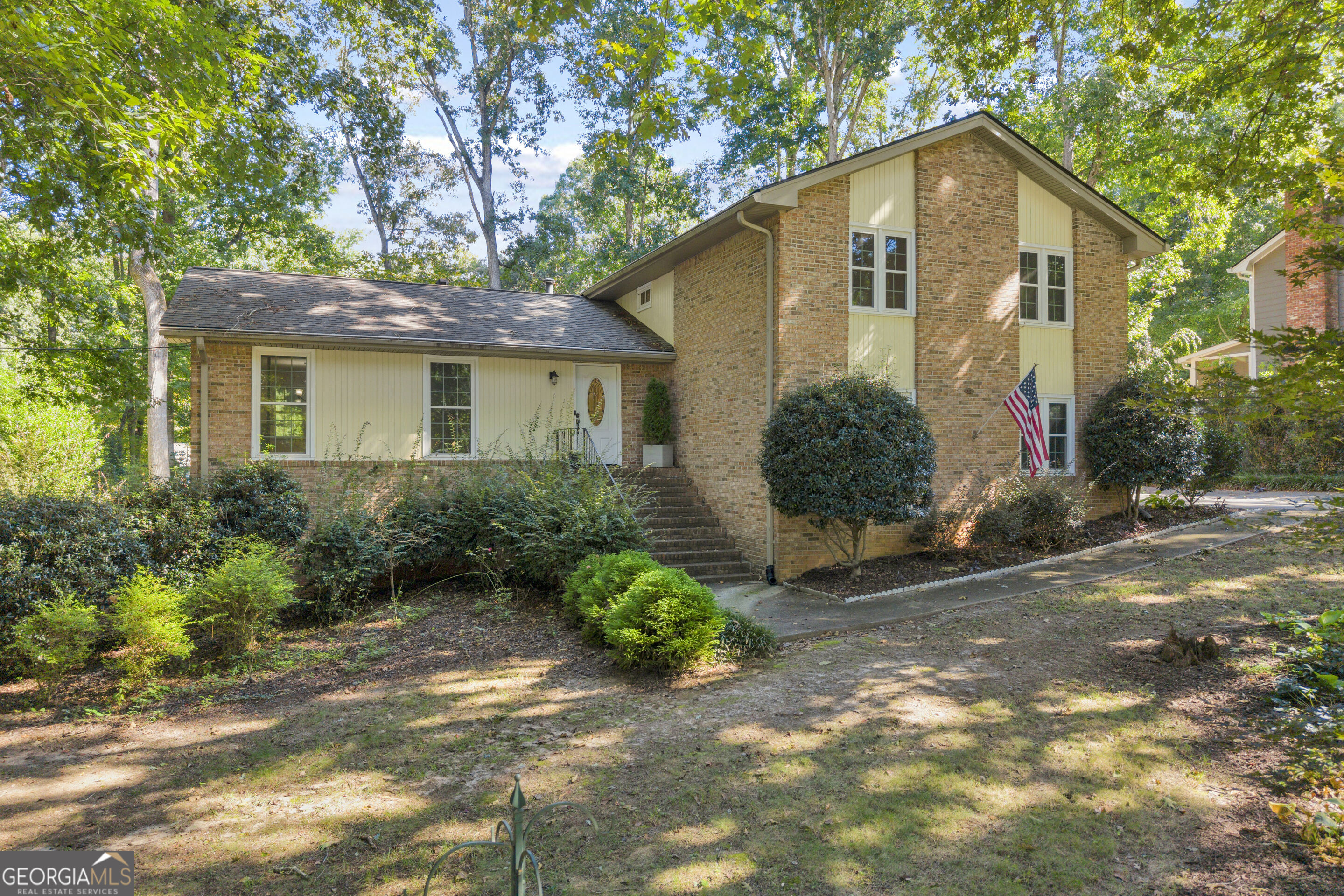 832 Sweet Briar Lane Se Property Photo 2