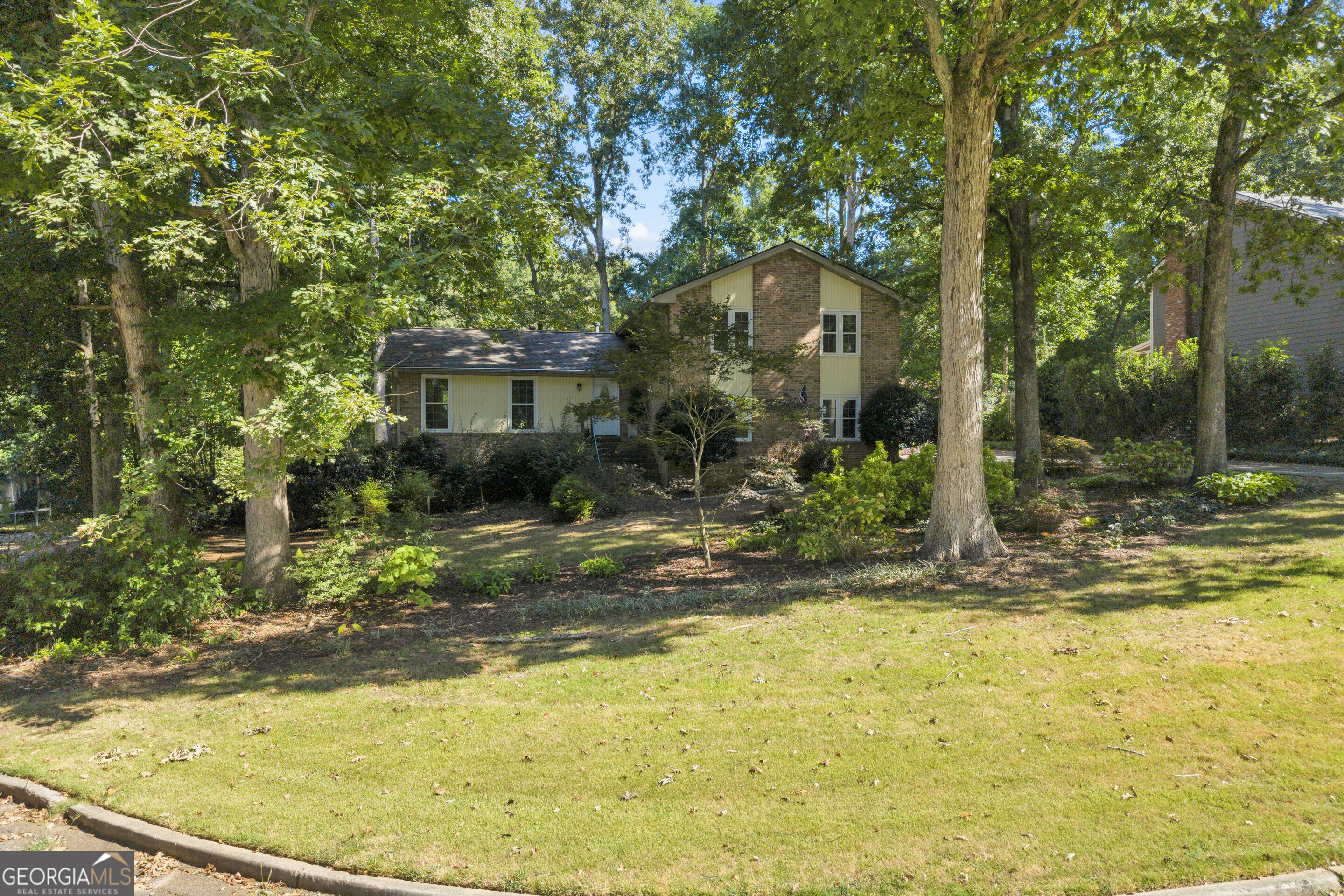 832 Sweet Briar Lane Se Property Photo 7