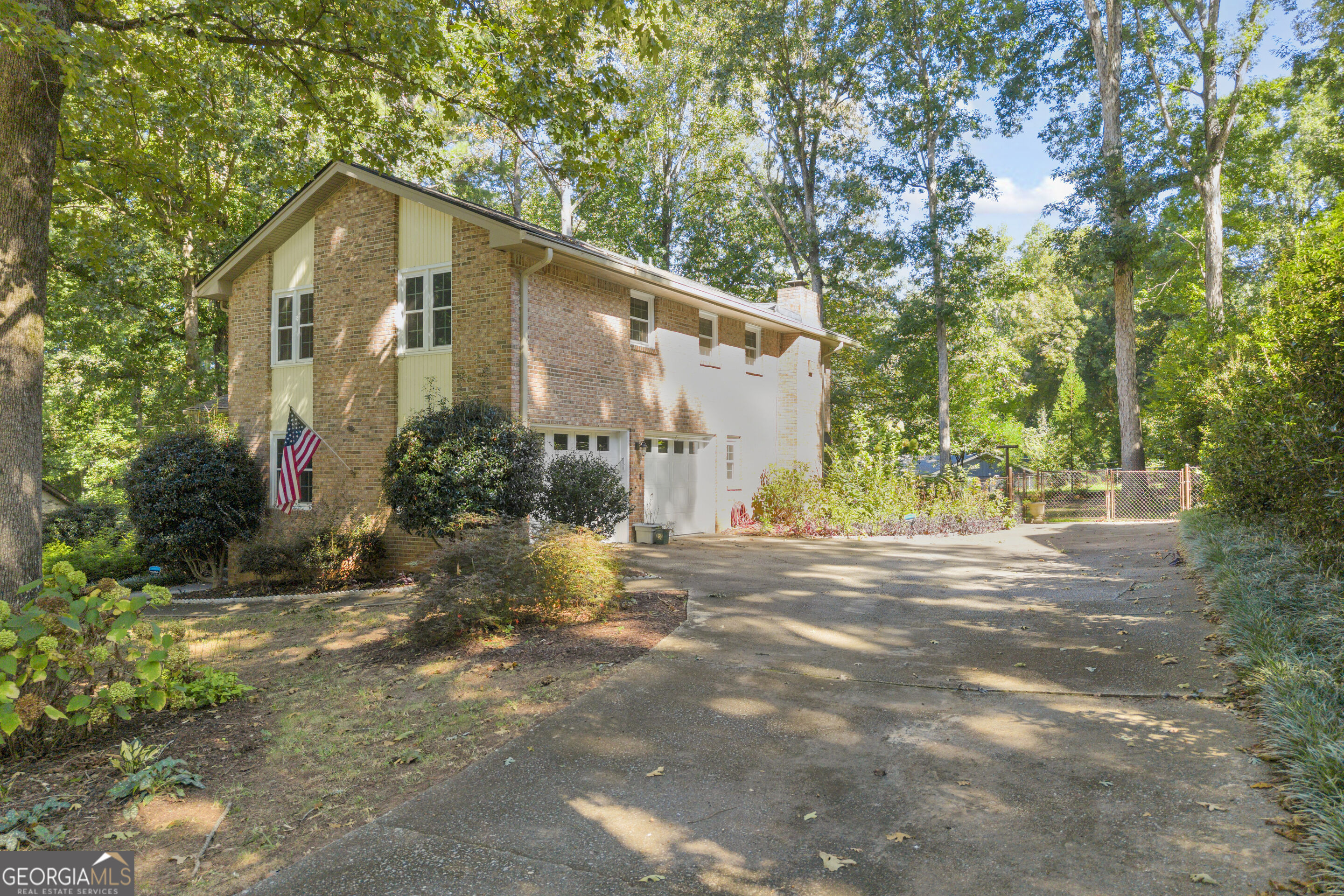 832 Sweet Briar Lane Se Property Photo 8