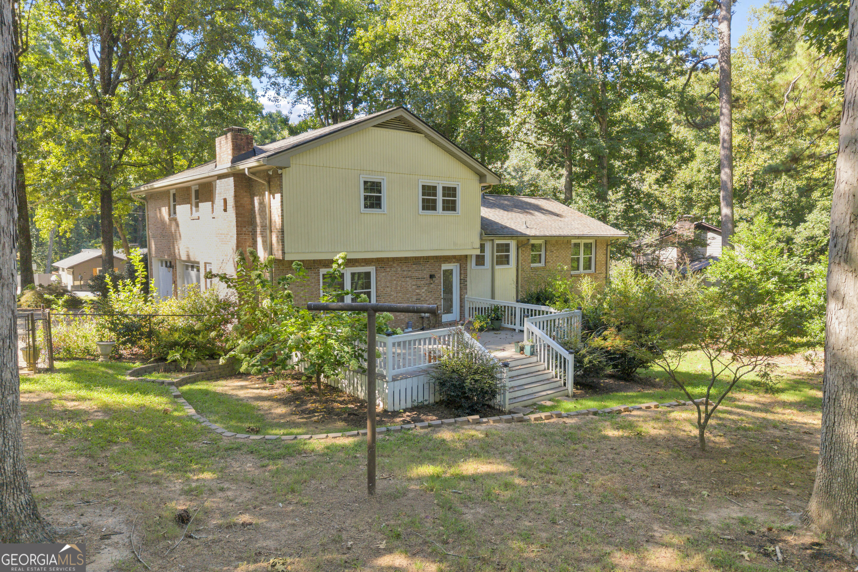 832 Sweet Briar Lane Se Property Photo 9