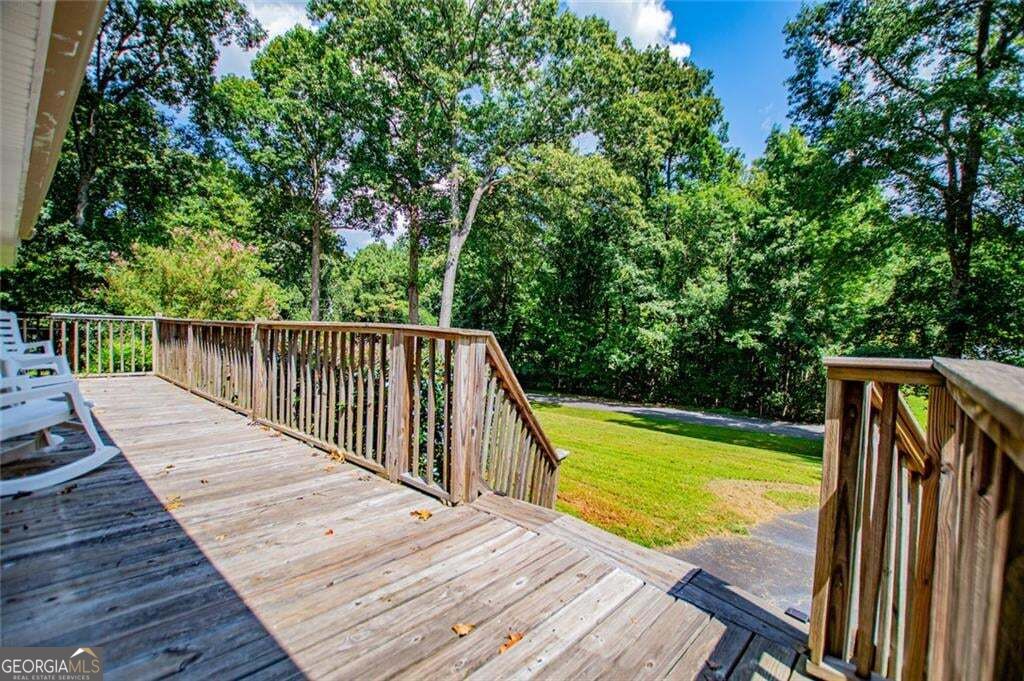 24 White Oak Drive Property Photo 8