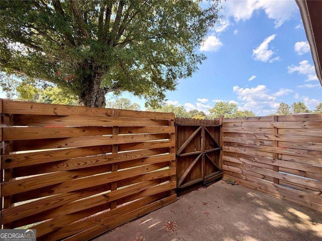 3730 Old Flowery Branch Road # I1 Property Photo 7
