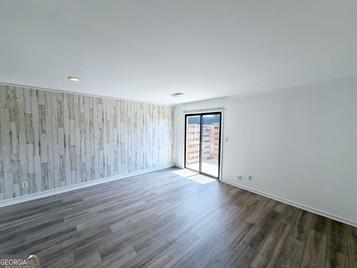 3925 Mountain View Road # E3 Property Photo 5