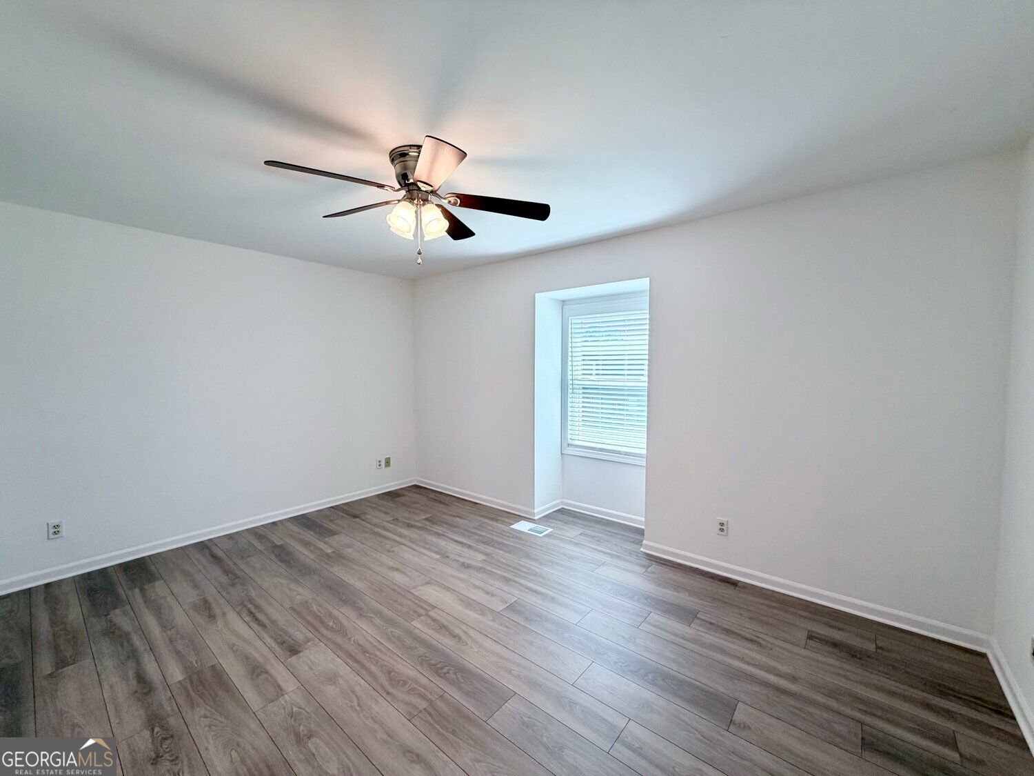3925 Mountain View Road # E3 Property Photo 12