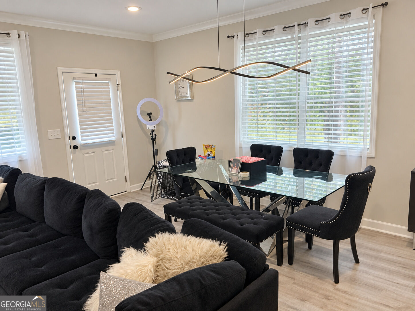 3721 Silvery Way Property Photo 5