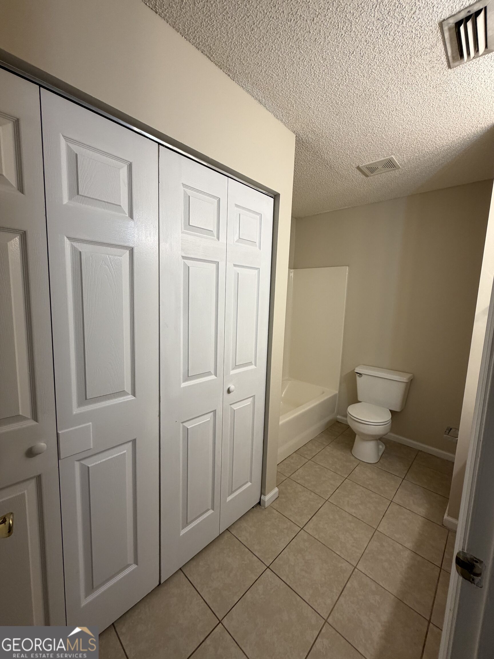 414 Admirals Walk Drive Property Photo 14