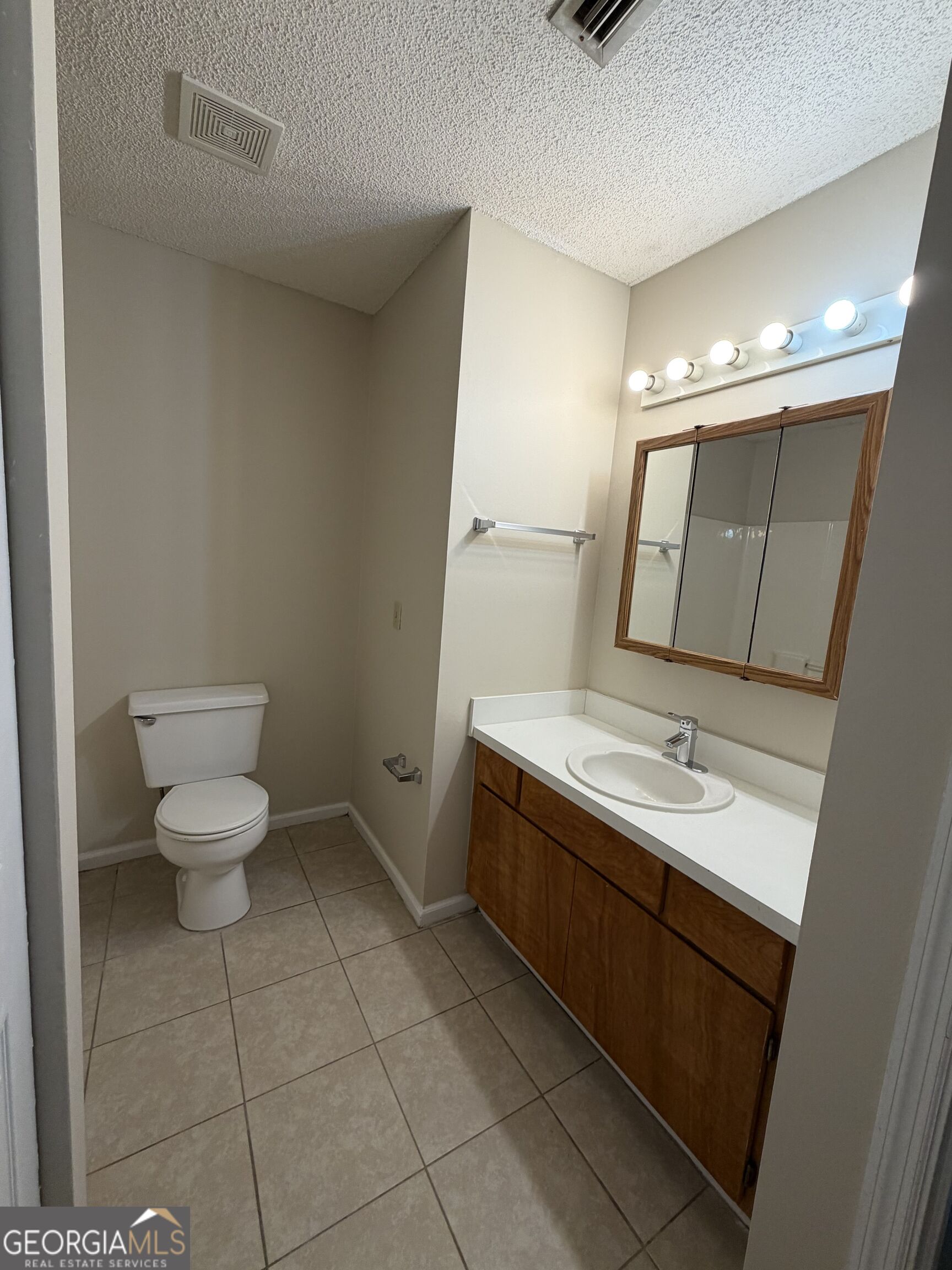 414 Admirals Walk Drive Property Photo 16