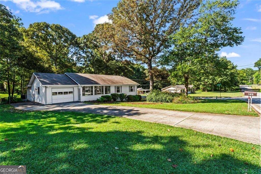 145 Carriage Circle Property Photo 2