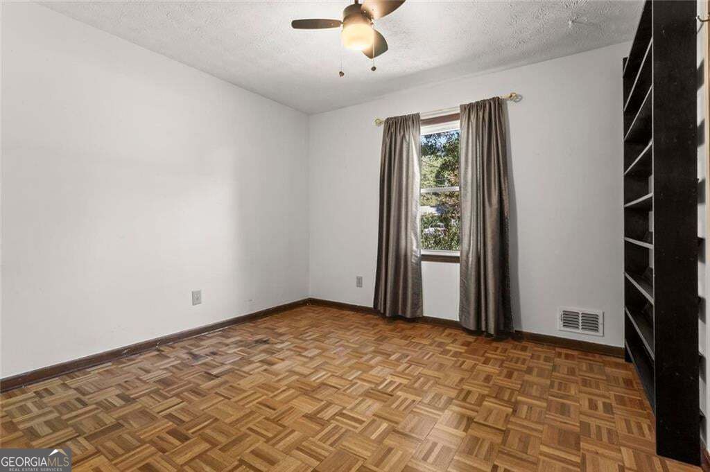 145 Carriage Circle Property Photo 18