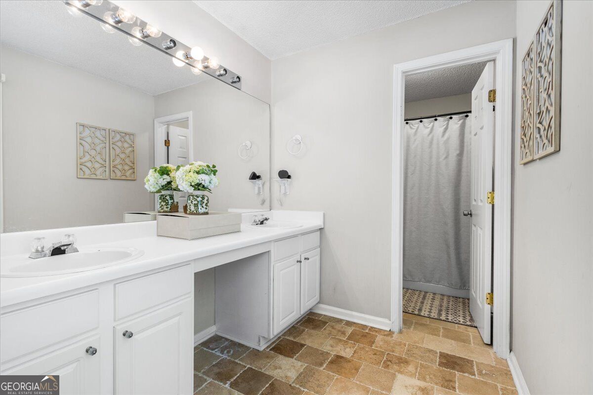 41 Devonshire Court Property Photo 24