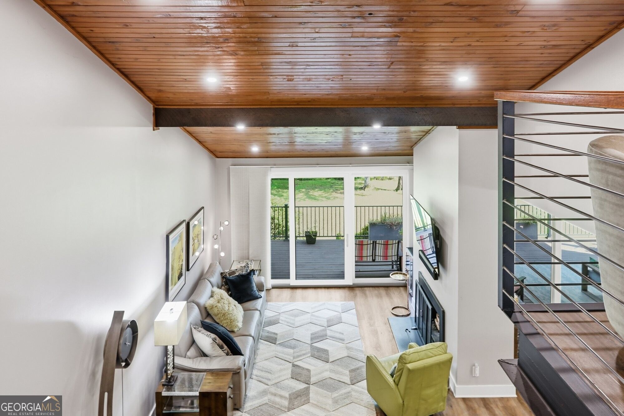 3998 Columns Drive Property Photo 17