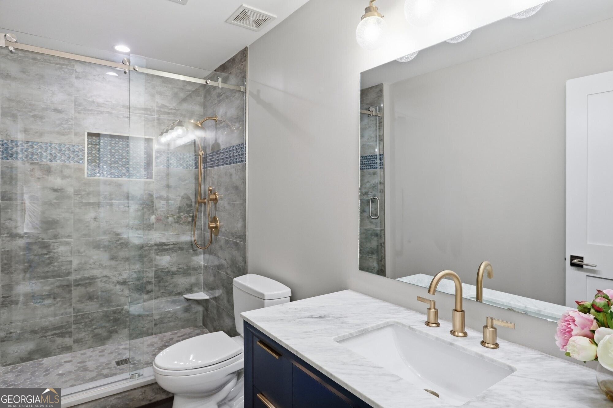 3998 Columns Drive Property Photo 20