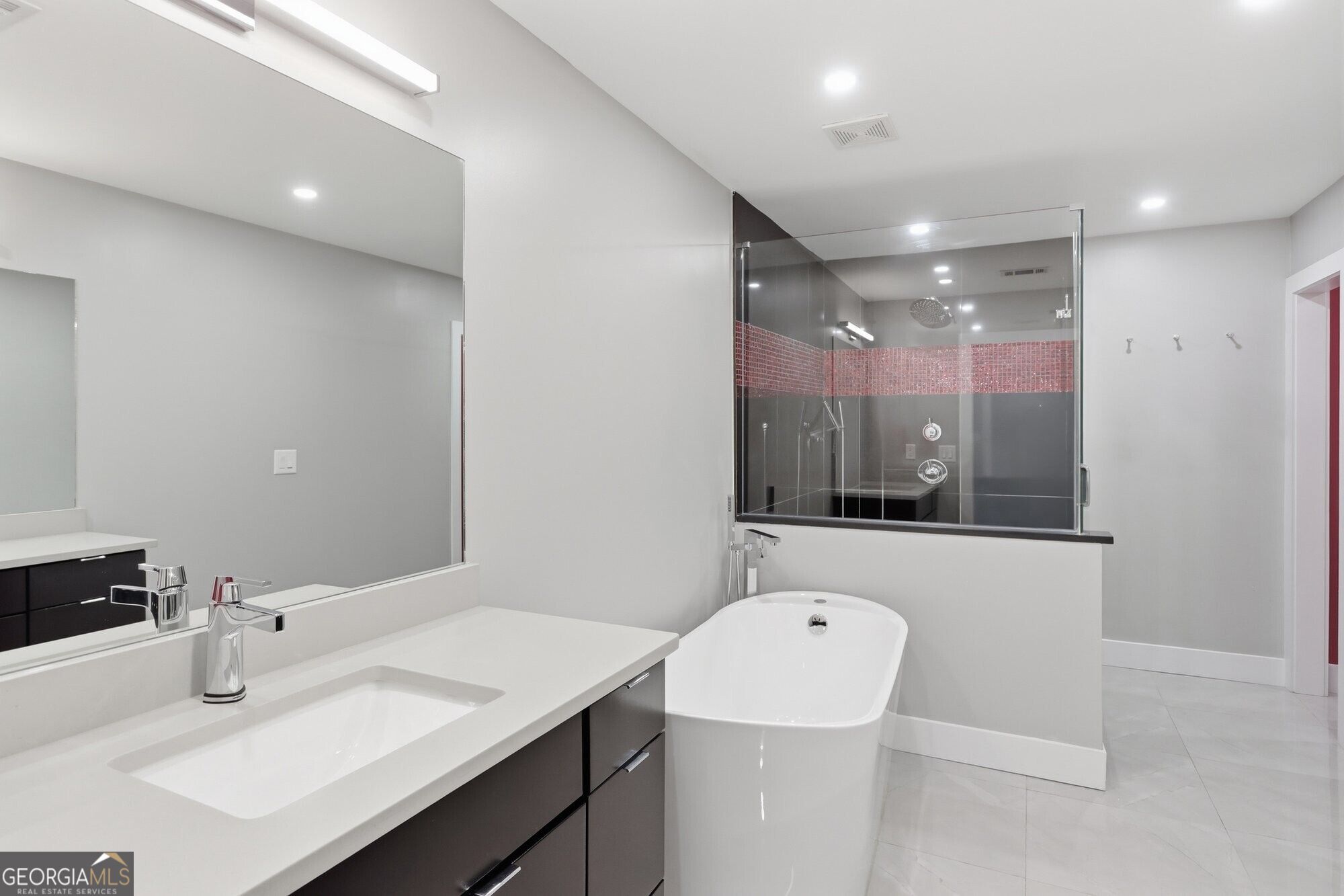 3998 Columns Drive Property Photo 23