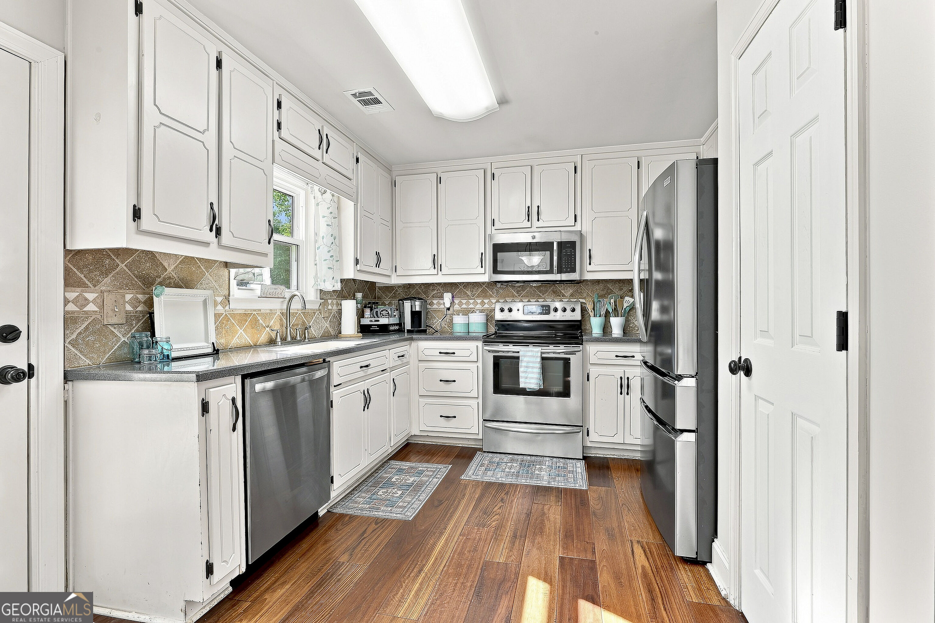 13 Lassetter Road Property Photo 17