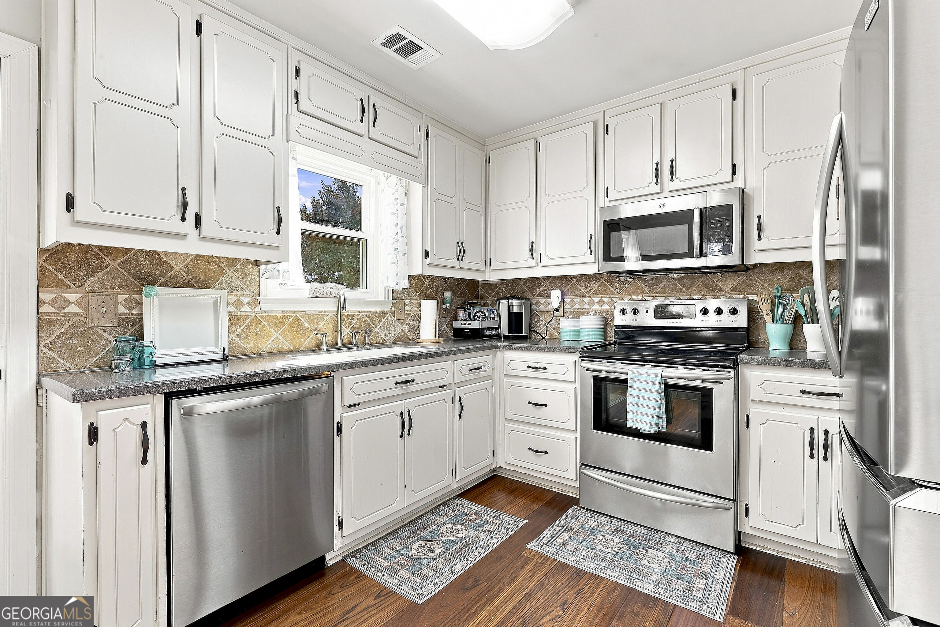 13 Lassetter Road Property Photo 18