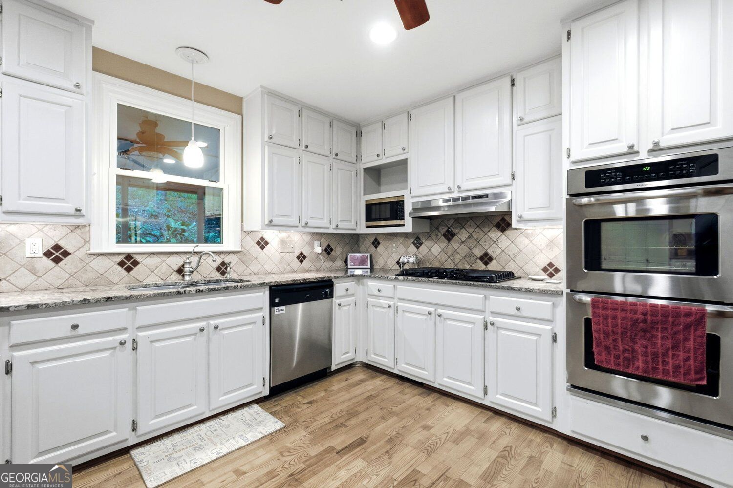 235 River Landing Drive Property Photo 18