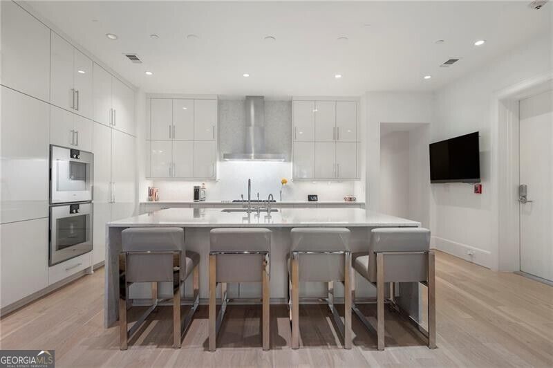 1301 Peachtree Street Ne Property Photo 12