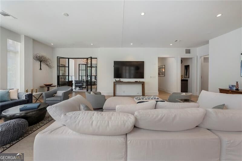 1301 Peachtree Street Ne Property Photo 21