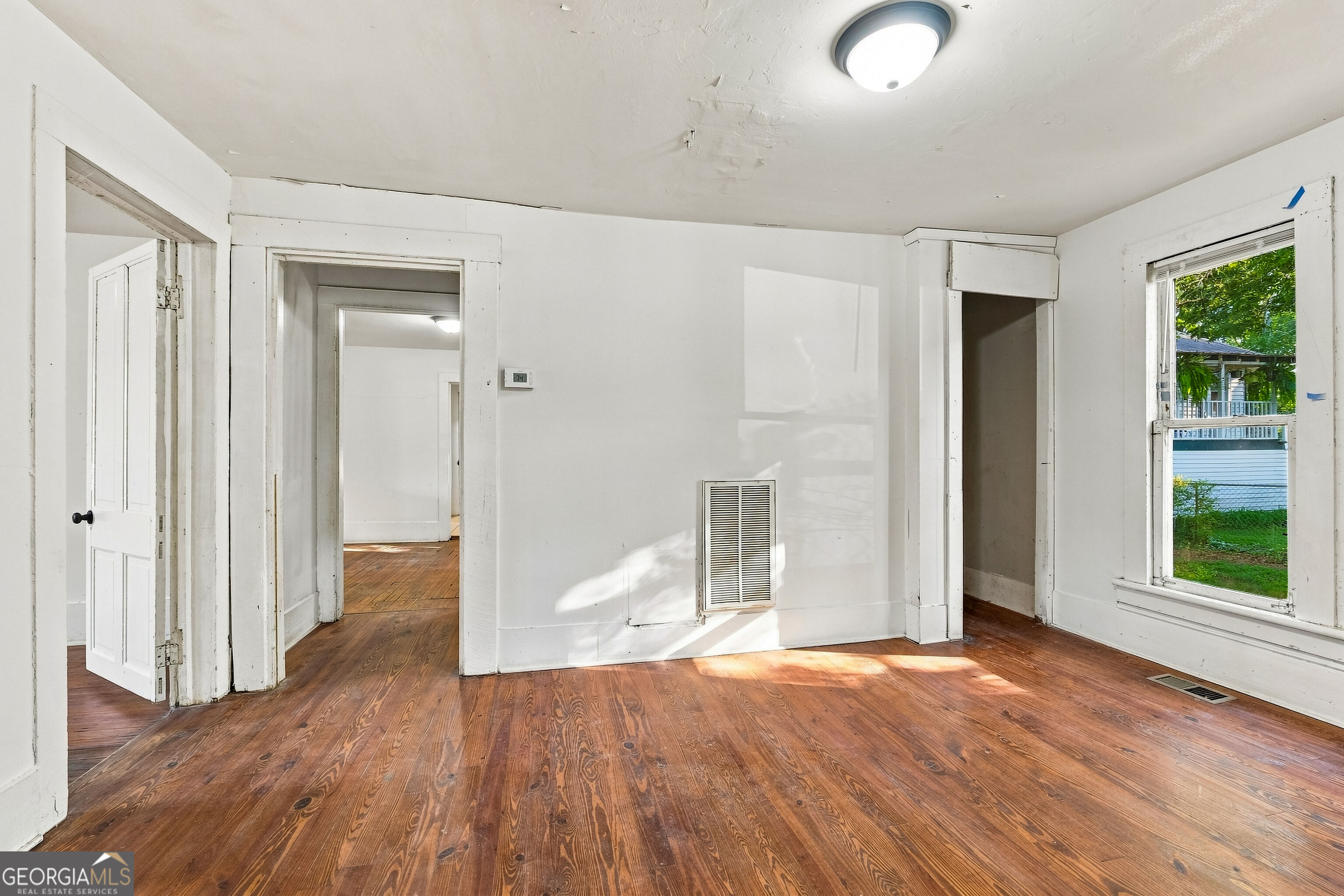 5908 Wall Street Property Photo 28