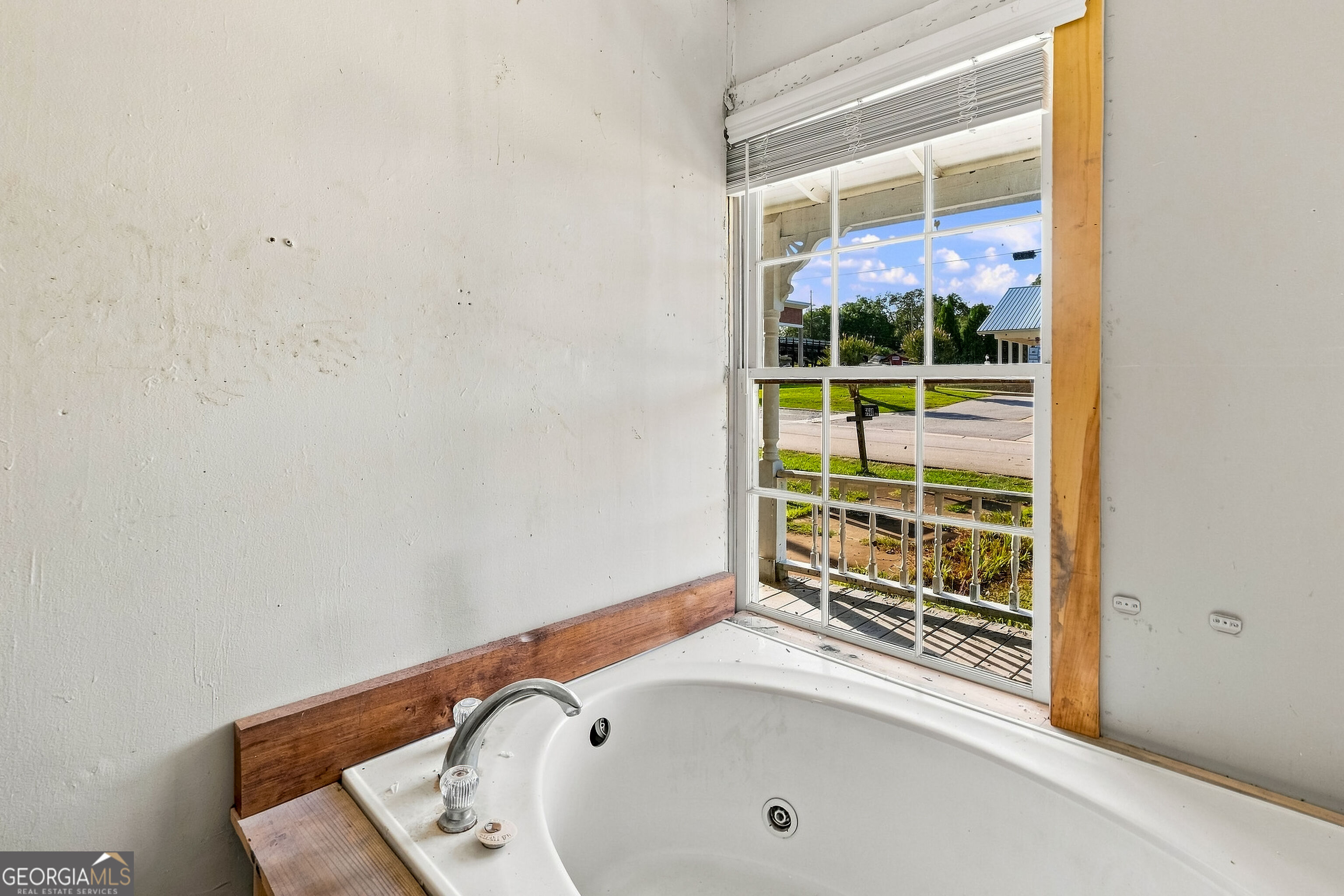 5908 Wall Street Property Photo 38