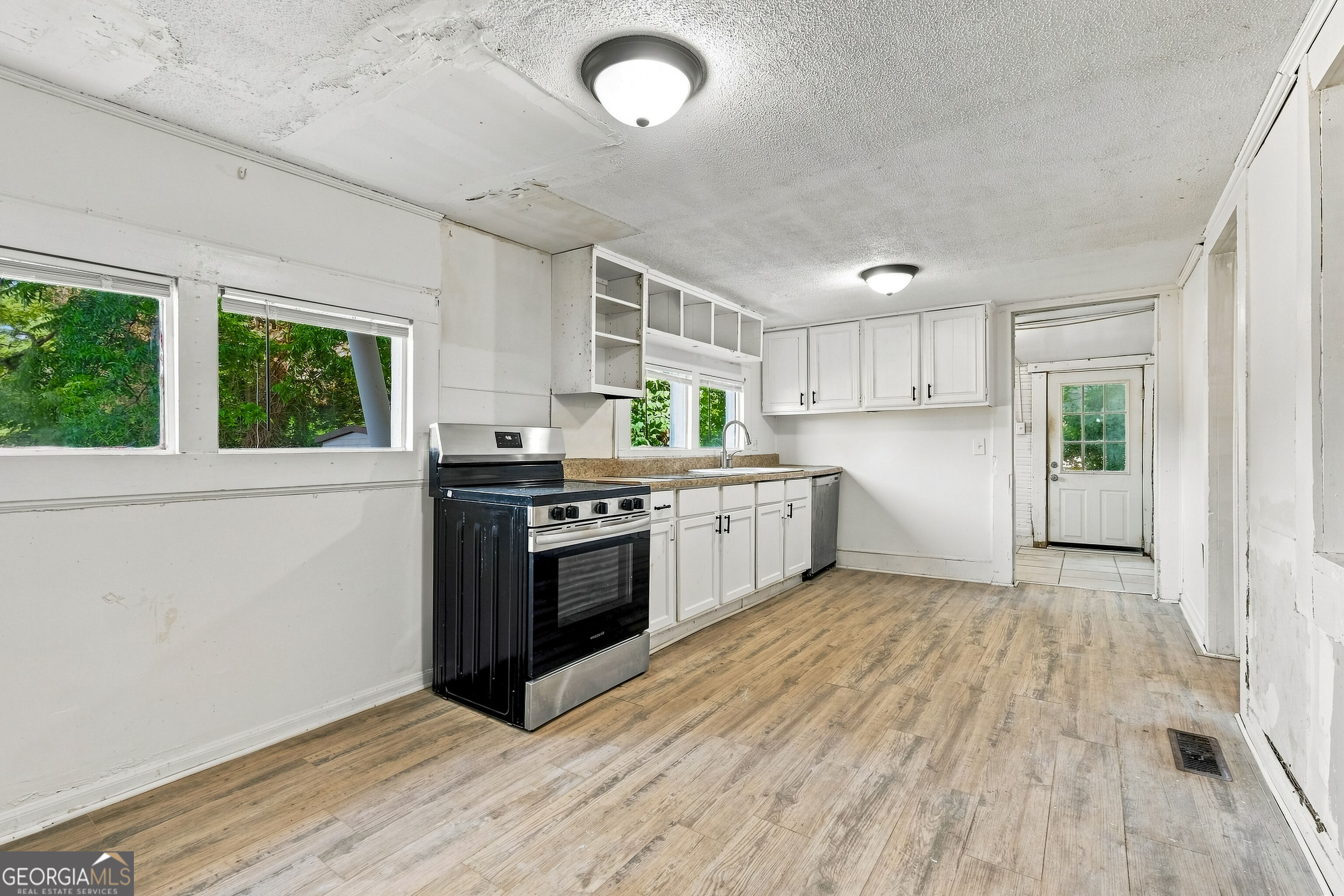 5908 Wall Street Property Photo 48