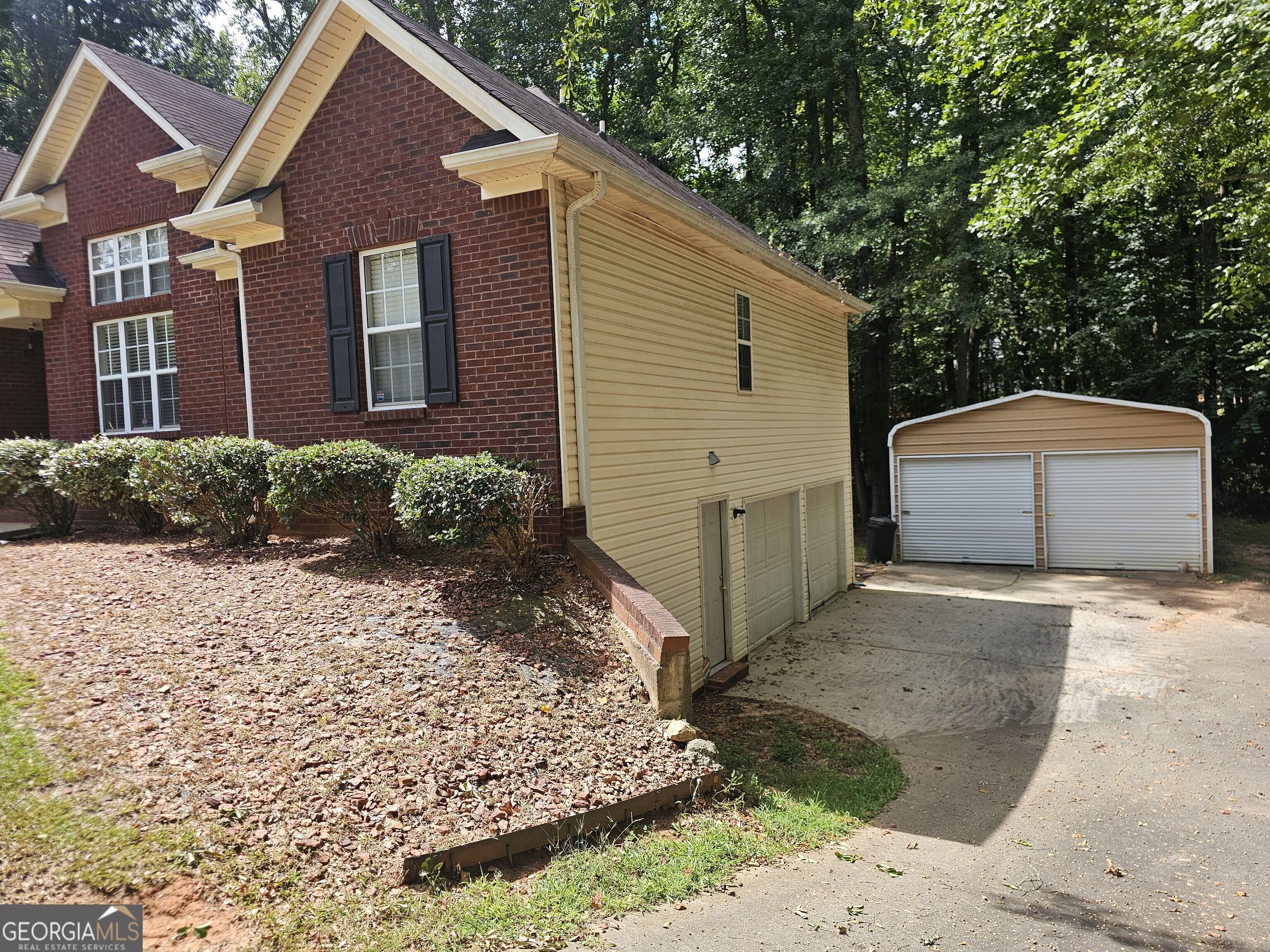 40 Summerwood Lane Property Photo 2