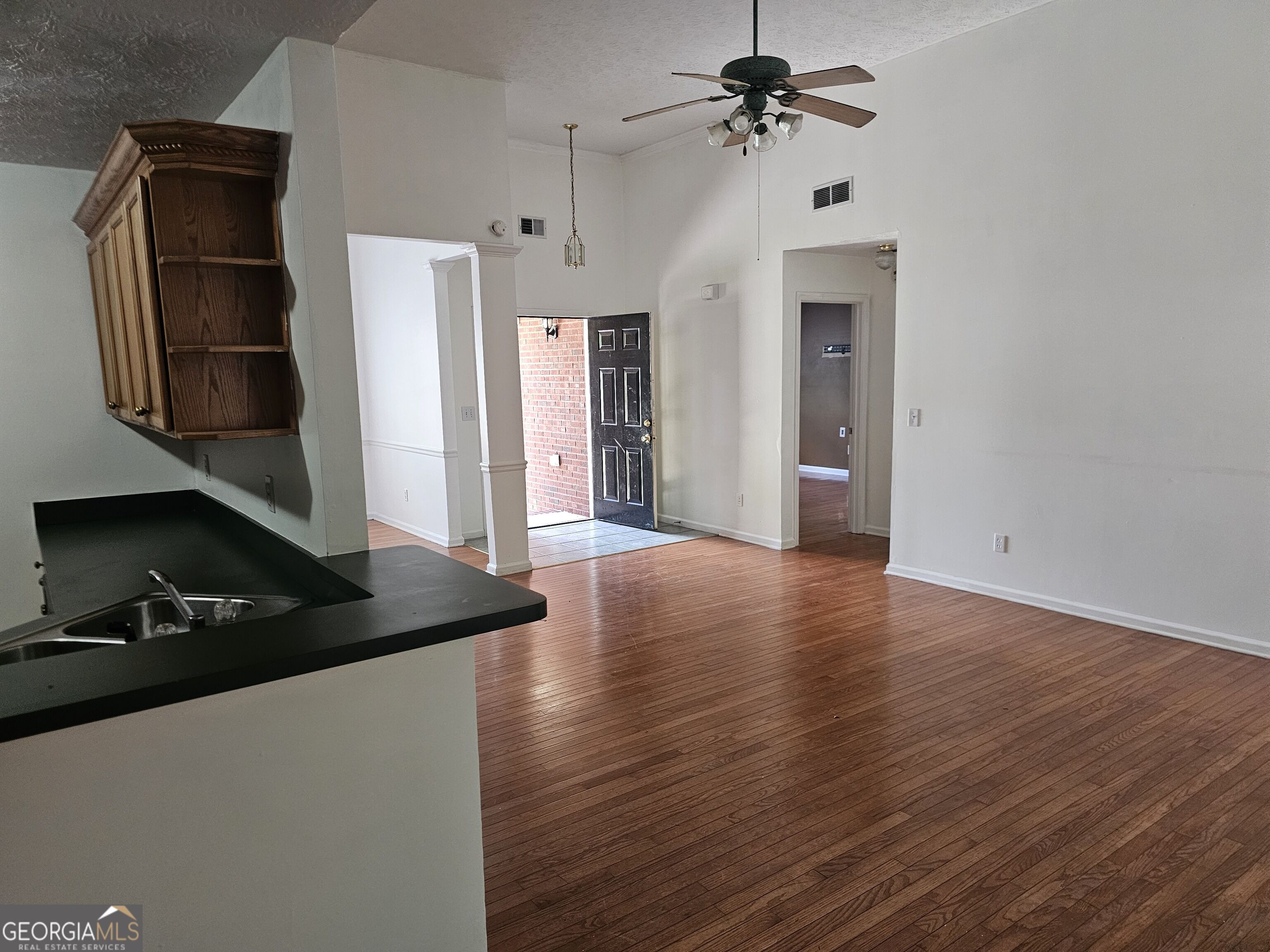 40 Summerwood Lane Property Photo 8