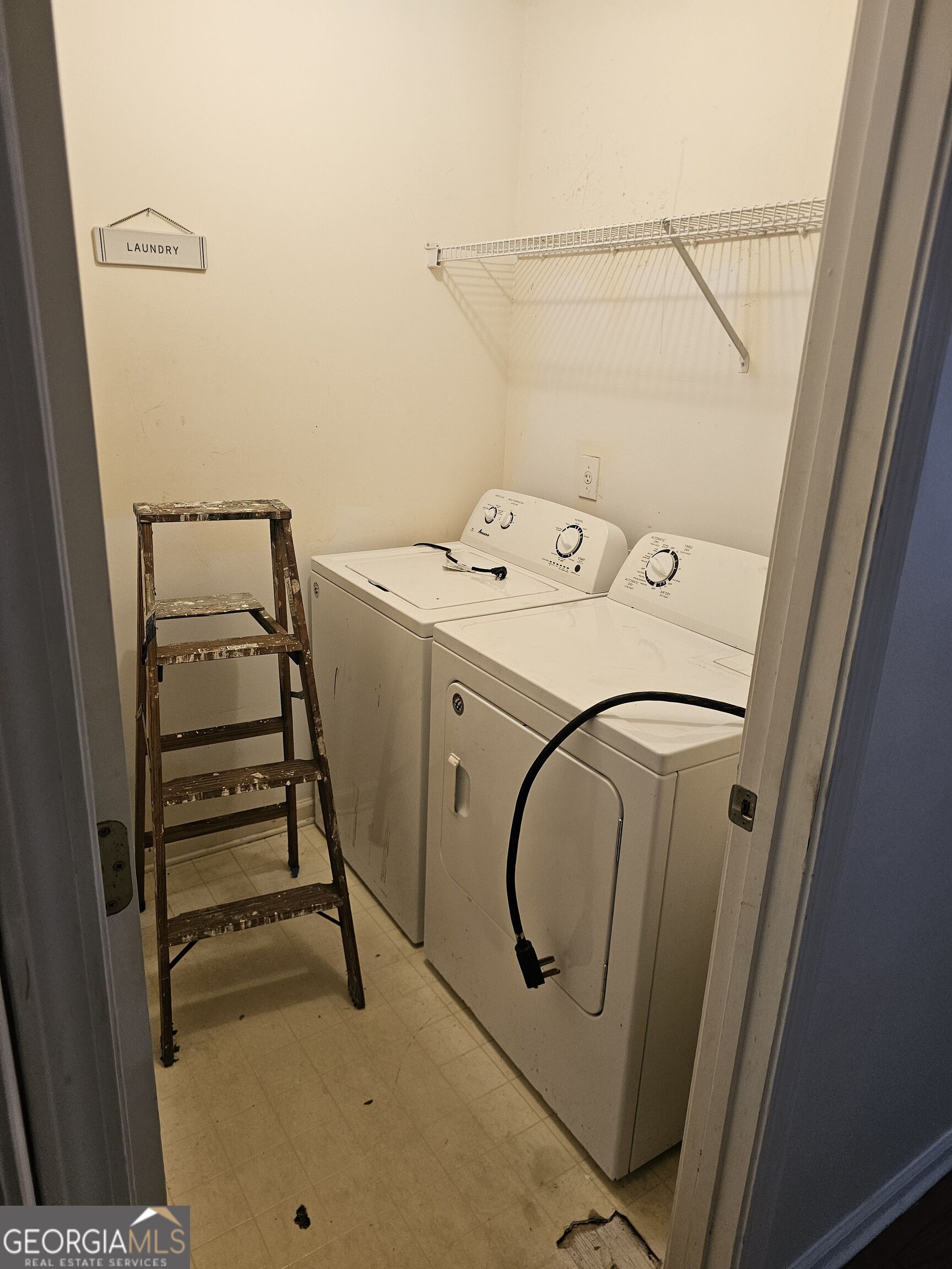 40 Summerwood Lane Property Photo 13