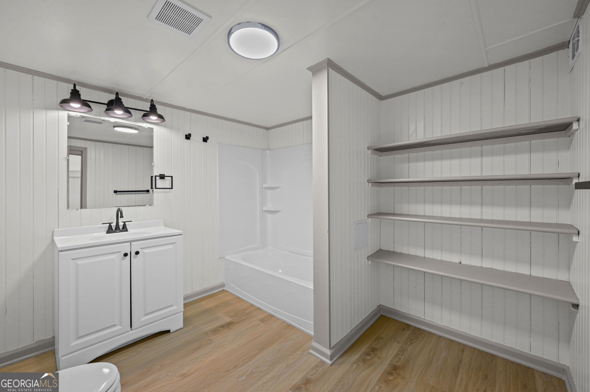 1104 E Mcintosh Road Property Photo 15