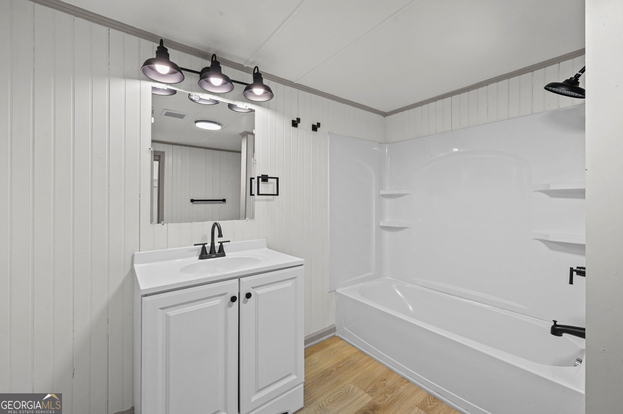 1104 E Mcintosh Road Property Photo 16